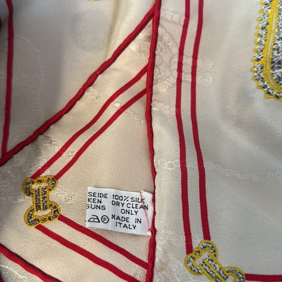 Cartier Scarf - Picture 5 of 5